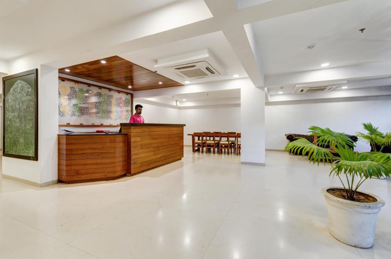 Ginger Surat City Centre المظهر الخارجي الصورة